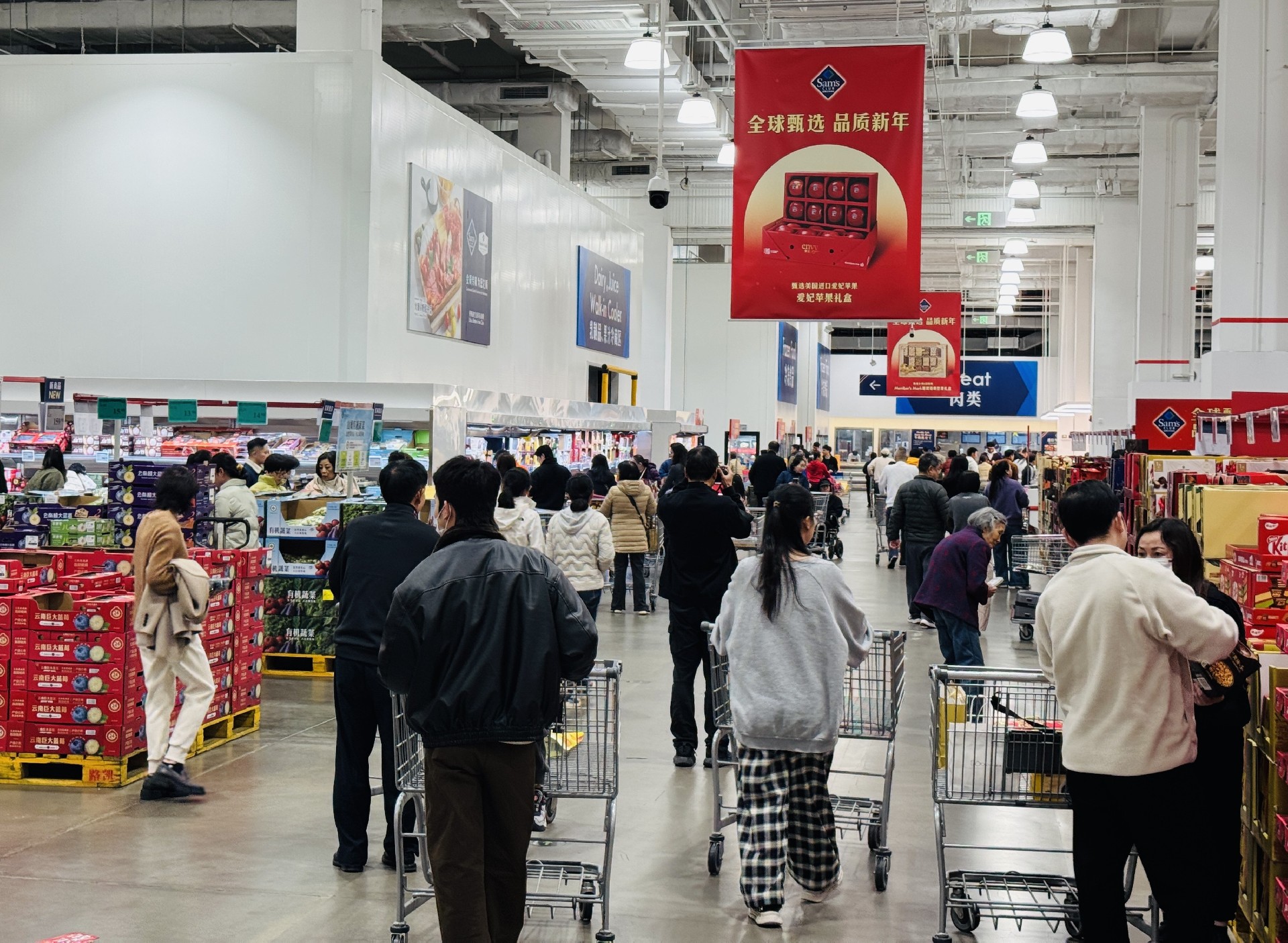 山姆以“全球甄选 品质新年”为主题，呈现了众多来自海内外极富差异化的新春商品.jpg